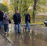 На улице Партизан в Тучкове ликвидируют подтопление проезда - Regions.Ru