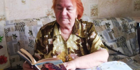 Сотрудники Покровской библиотеки помогают старшему поколению с выбором книг - Рузский городской округ
