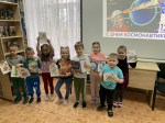 Для юных никольцев провели час творчества «Космос глазами детей»