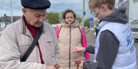 В Тучкове жителям раздали георгиевские ленточки - Regions.Ru
