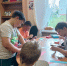 Юные орешковцы мастерили поделку ко Дню России - Рузский городской округ