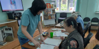 В Тучковской библиотеке рисовали красочного петуха - РузаРИА
