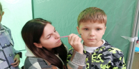 Юным ружанам сделали аквагрим в цветах российского флага - РузаРИА